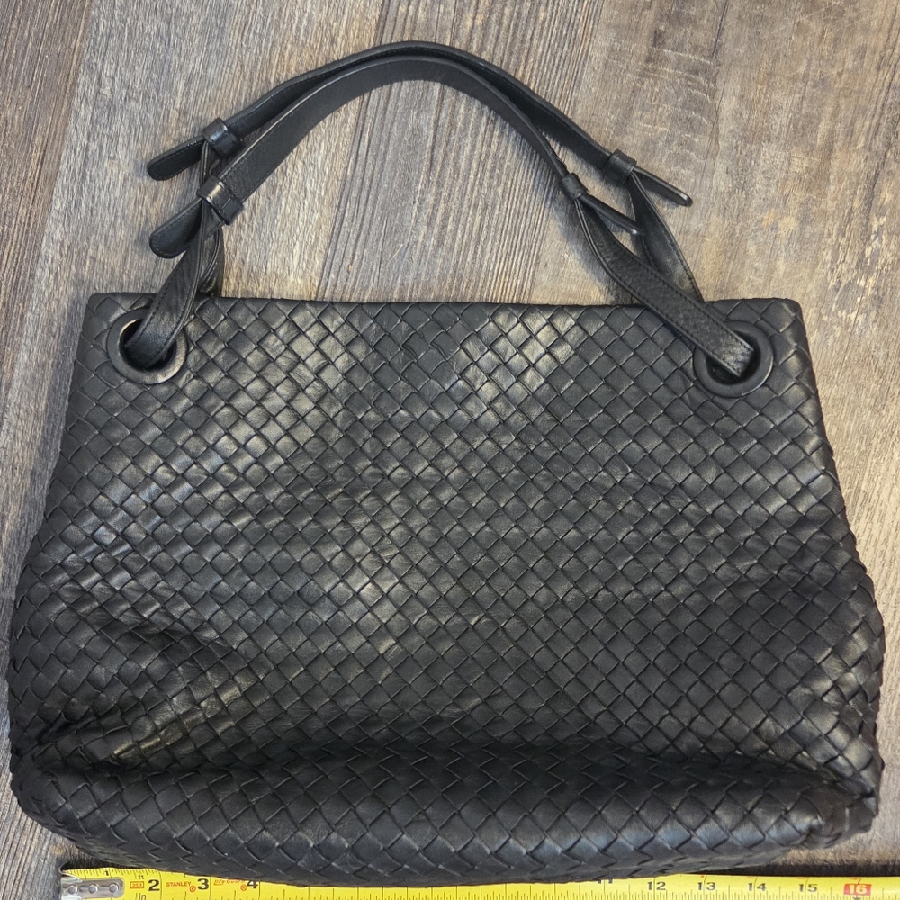 BOTTEGA VENETA Intrecciato Tote Bag Medium Bella Garda Nappa Leather Black Woven - Picture 2 of 16